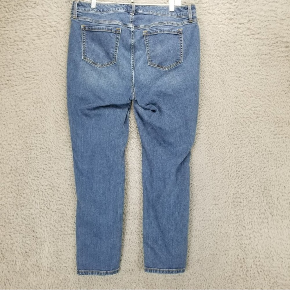 Torrid Jeans Womens 14 Medium Wash Stretch Mid Rise Boyfriend Straight *Read* - Picture 2 of 16